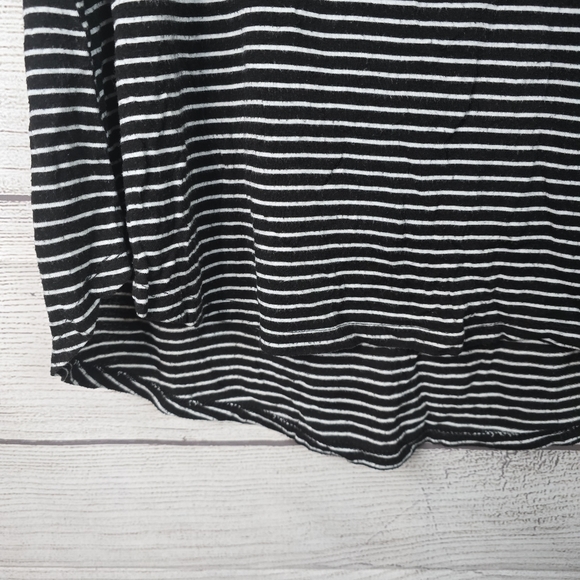 Womens Top, Lightweight Blouse, Black & White, V-neck Shirt, Size : Large - Picture 8 of 8